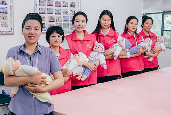 产康催乳儿推师：科学护理，让宝宝和妈妈都健康